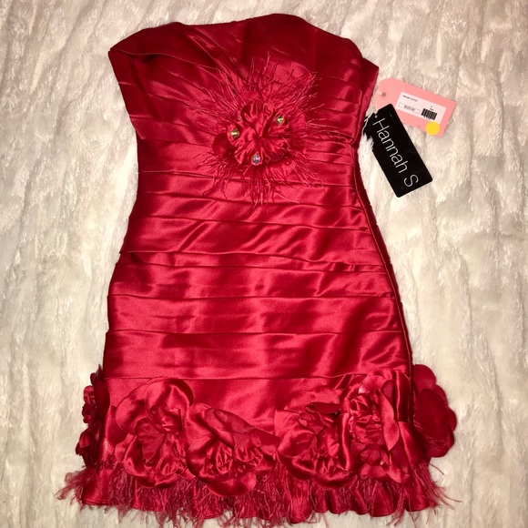 NWT Hannas Red Feather Cocktail dress - Picture 2 of 5
